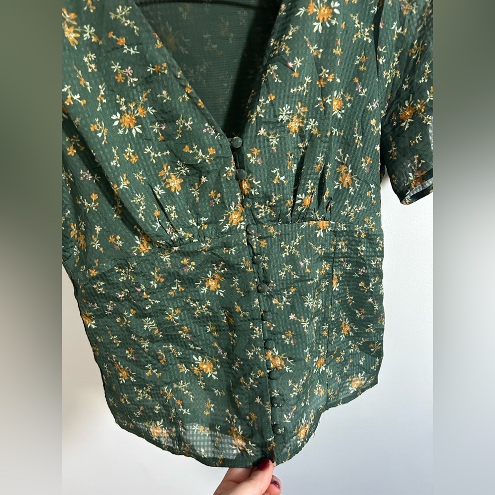 Madewell “ Silk Evie Tie-Sleeve Top in Fresh Sprigs” size 2 - Picture 7 of 8